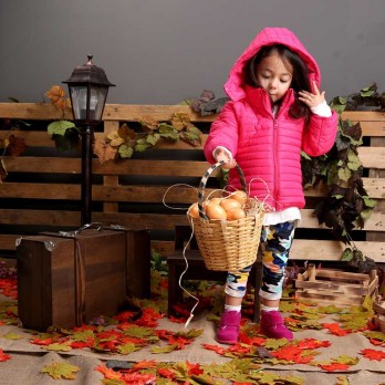 Your baby is ready for the autumn-winter season with the colorful ”Hello Baby“ coat!