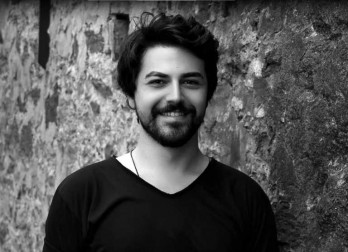 Author an Kaan Murat Yanık meets his readers in Balat.​