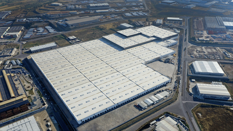 Production of 1.6 x 3.2 meters porcelain plate started for the first time in Turkey
