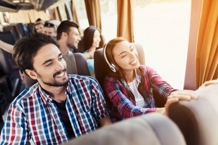 10% of bus tickets are canceled during holiday periods