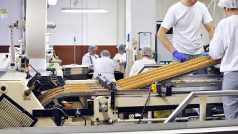 It is possible to increase production by 20% by managing the workforce efficiently