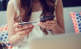 $ 3.5 billion worth of shopping is done via smartphones