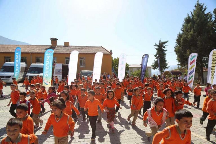 Karaman 1700 Children Meet Cinema!